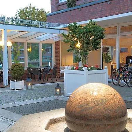 Am Stadtpark Отель Букстехуде